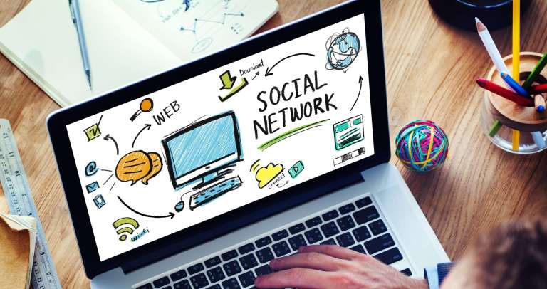 Share blog articles on your social networks